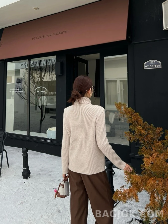 브루넬로 쿠치넬리 브루넬로 쿠치넬리 울 배색 스탠드넥 숏 패딩 상세 이미지