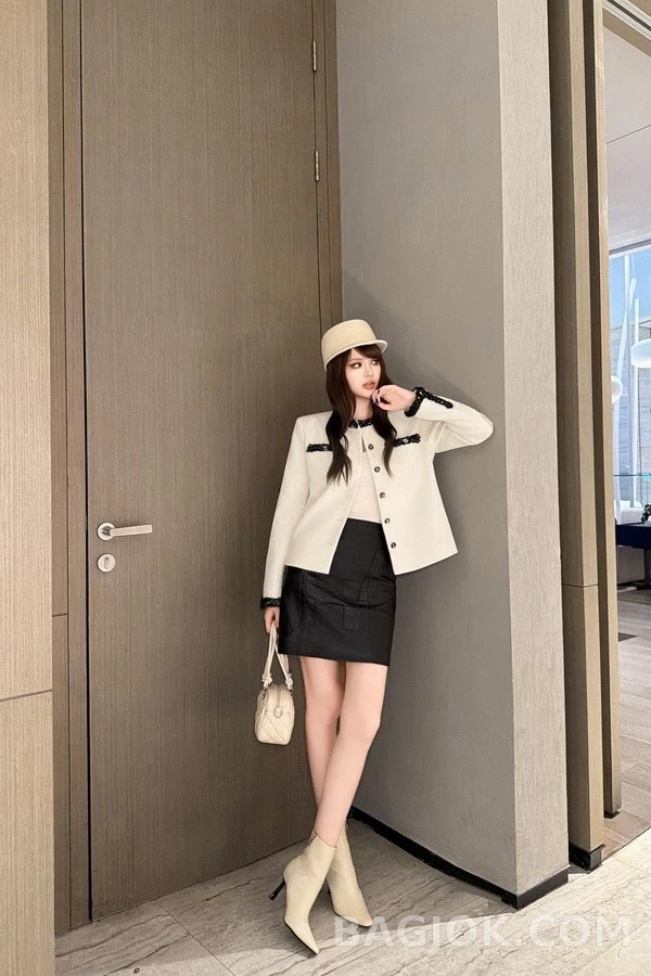 샤넬 샤넬 배색 트리밍 라운드넥 자켓 상세 이미지