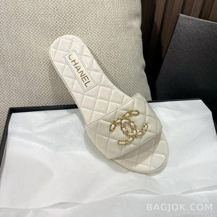샤넬 샤넬 체인 로고 퀄팅 뮬 슬리퍼 상세 이미지