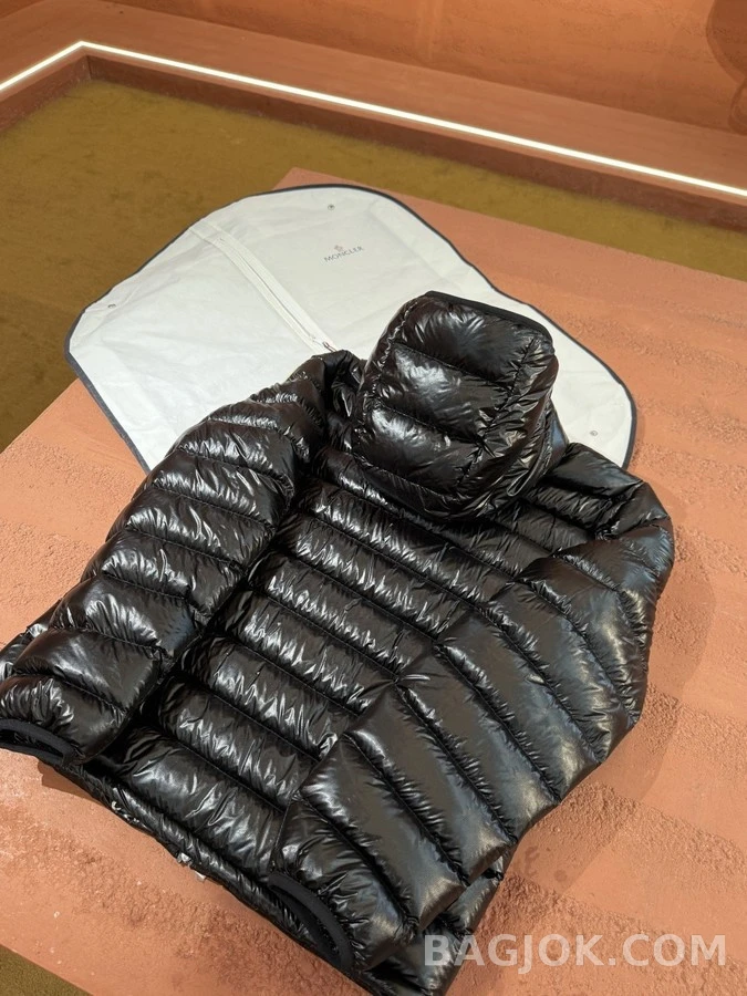 몽클레어 몽클레어 후드 패딩 상세 이미지