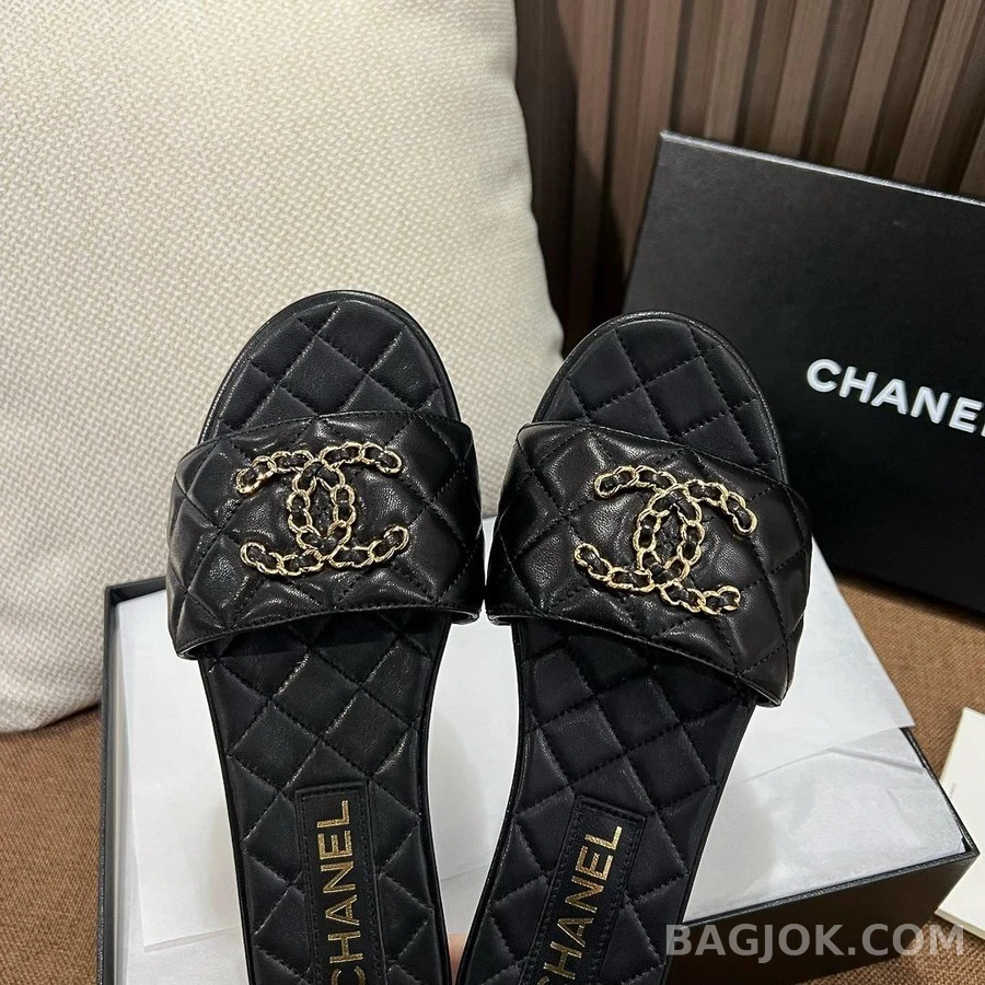 샤넬 샤넬 체인 로고 퀄팅 뮬 슬리퍼 상세 이미지