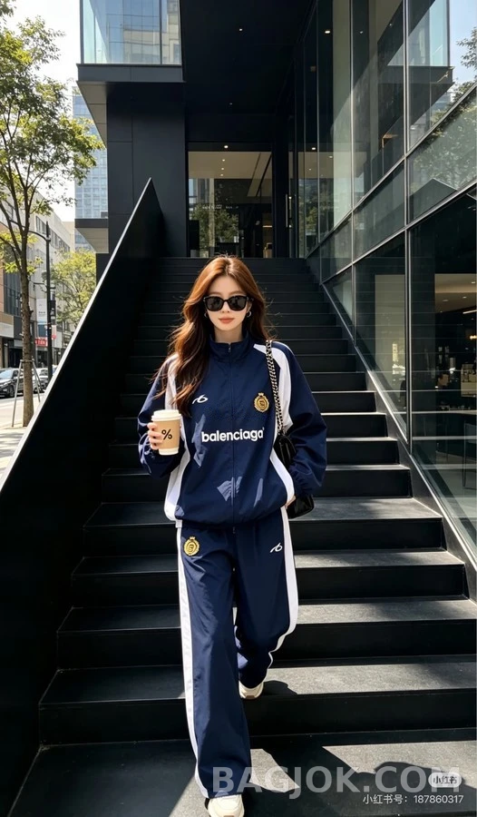 발렌시아가 발렌시아가 크라운 자수 운동 재킷 상세 이미지
