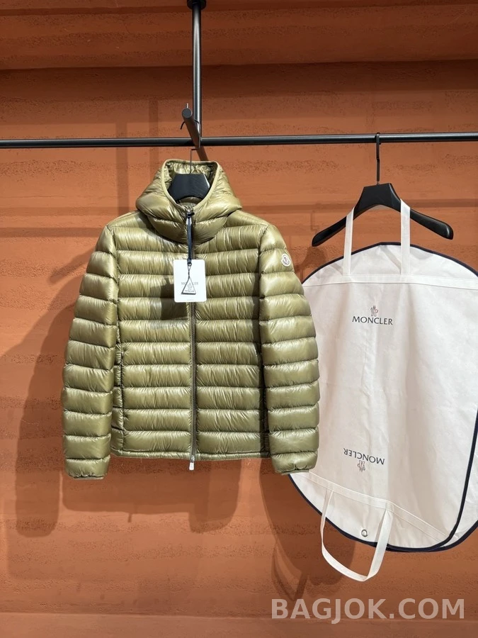 몽클레어 몽클레어 후드 경량 패딩 상세 이미지