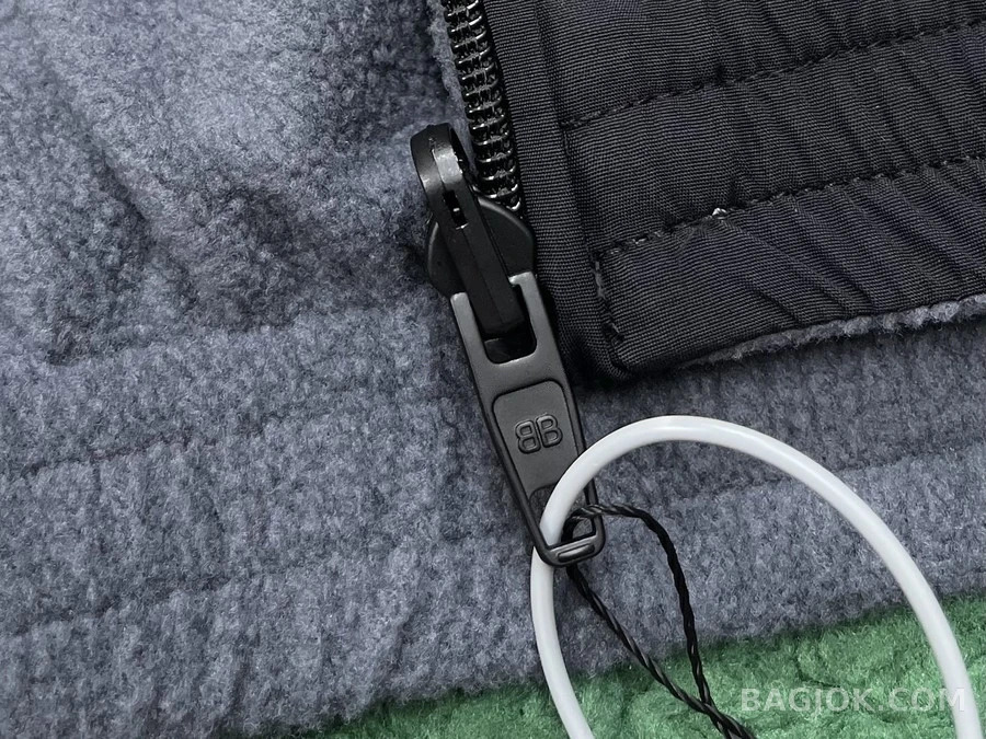 발렌시아가 발렌시아가 커시브 로고 리버서블 자켓 상세 이미지