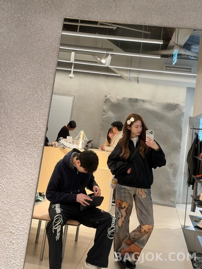 발렌시아가 발렌시아가 커시브 로고 리버서블 자켓 상세 이미지