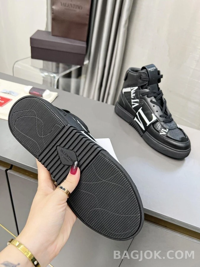 발렌티노 발렌티노 VL7N 미드탑 스니커즈 상세 이미지