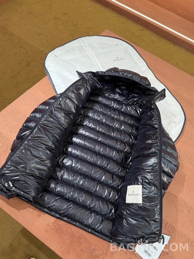 몽클레어 몽클레어 후드 패딩 자켓 상세 이미지