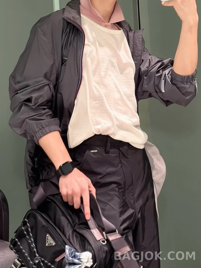 프라다 프라다 나일론 삼각 로고 자켓 상세 이미지