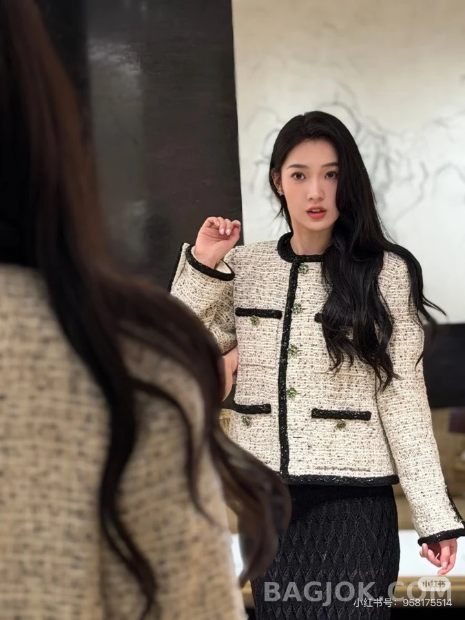샤넬 샤넬 트위드 배색 라운드넥 자켓 상세 이미지