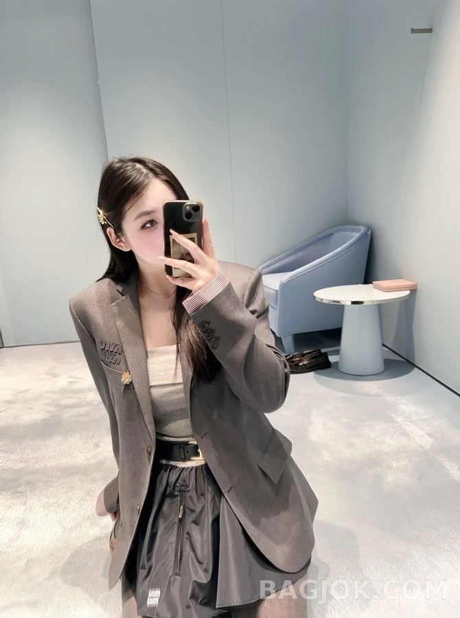 미우미우 미우미우 로고 탈부착 커프스 울 자켓 상세 이미지
