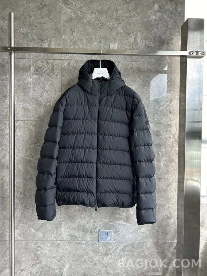 몽클레어 몽클레어 후드 경량 패딩 상세 이미지