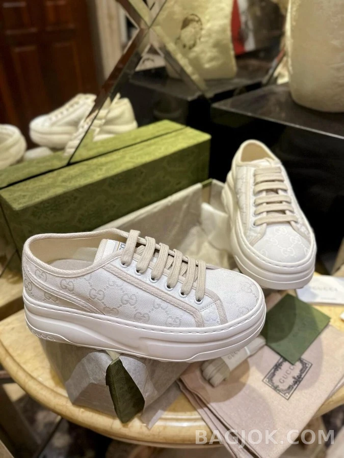 구찌 구찌 오리지널 GG 스니커즈 상세 이미지