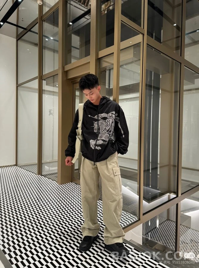 버버리 버버리 마술 기사 나일론 자켓 상세 이미지