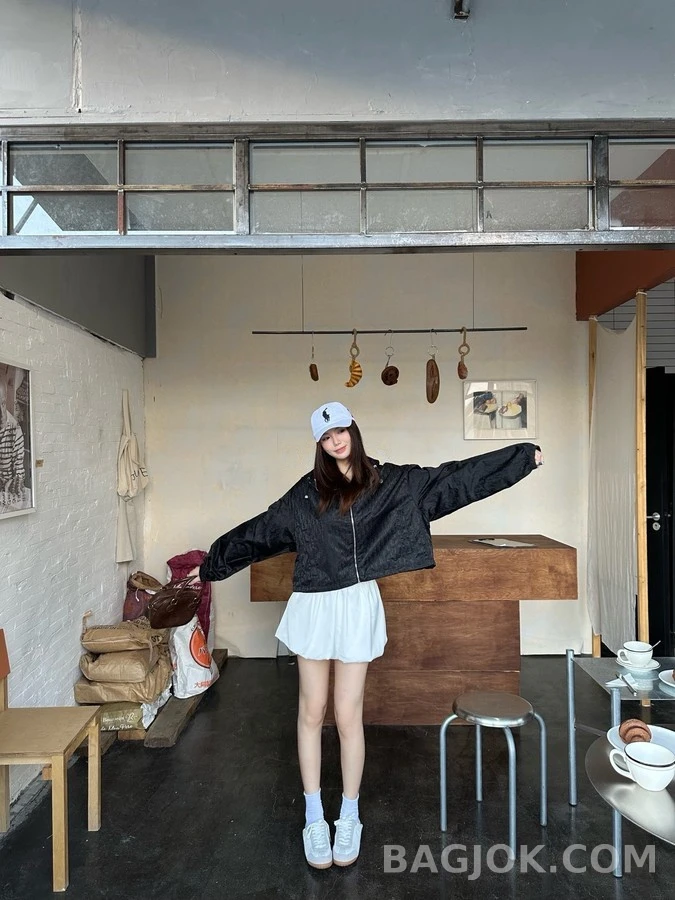디올 디올 오블리크 크롭 후드 집업 상세 이미지