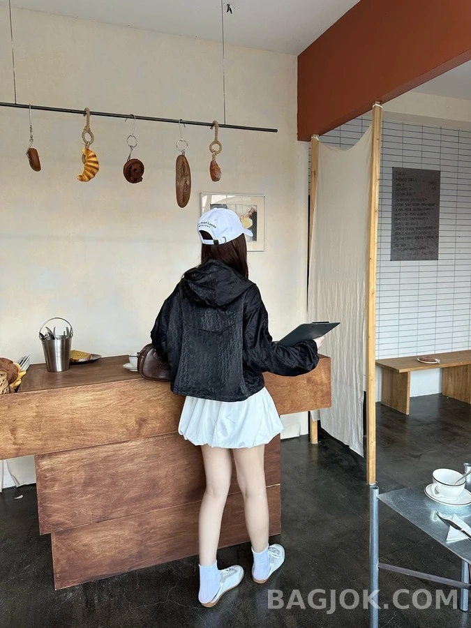 디올 디올 오블리크 크롭 후드 집업 상세 이미지