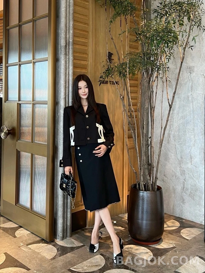 샤넬 샤넬 더블 C 로고 쇼트 자켓 상세 이미지