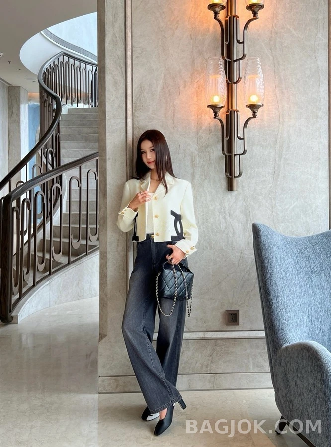 샤넬 샤넬 더블 C 로고 크롭 자켓 상세 이미지