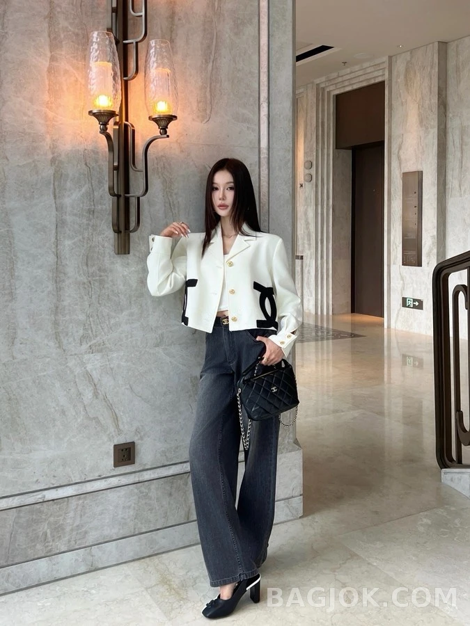 샤넬 샤넬 더블 C 로고 크롭 자켓 상세 이미지