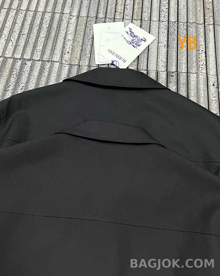 버버리 버버리 로고 자수 집업 자켓 상세 이미지