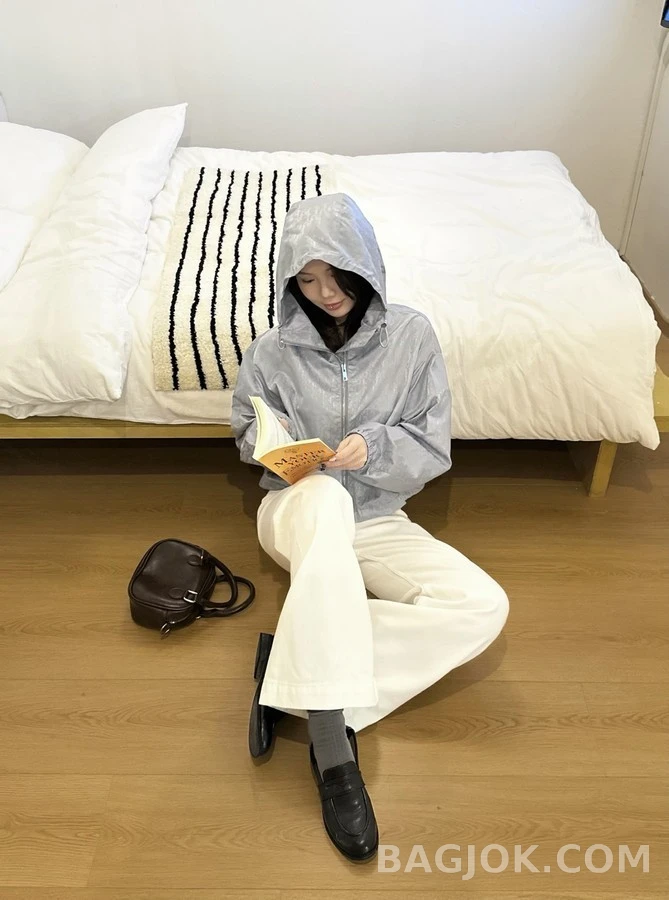 디올 디올 오블리크 크롭 후드 집업 상세 이미지