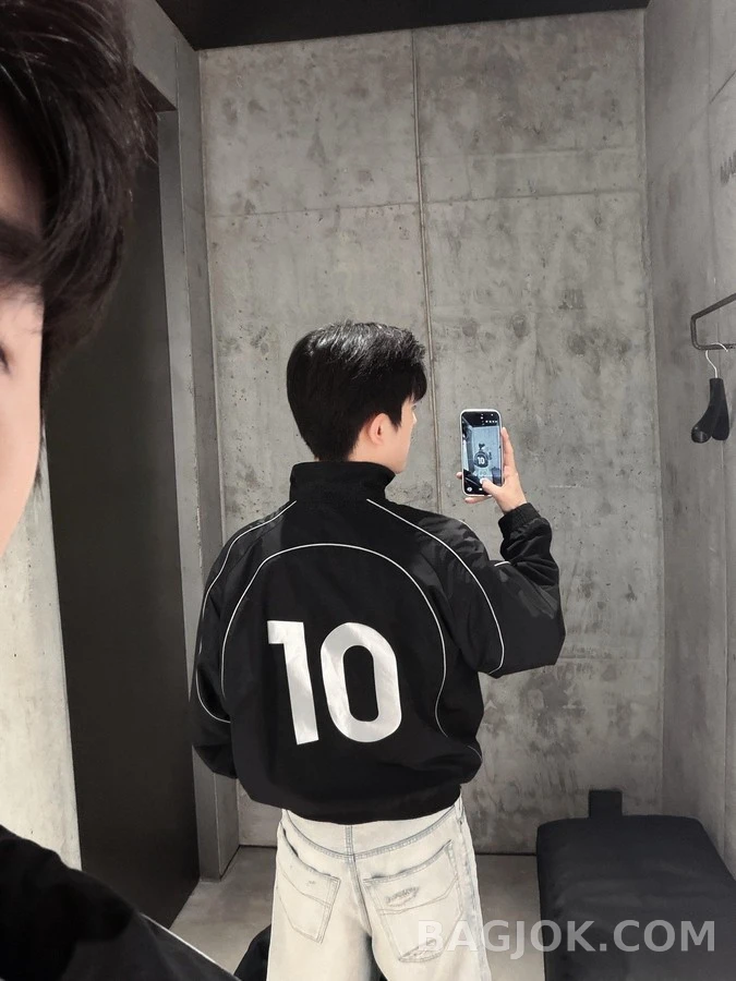 발렌시아가 발렌시아가 사커 넘버링 트랙 자켓 상세 이미지