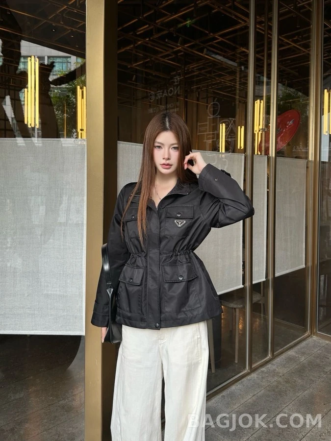 프라다 프라다 삼각 로고 멀티 포켓 자켓 상세 이미지