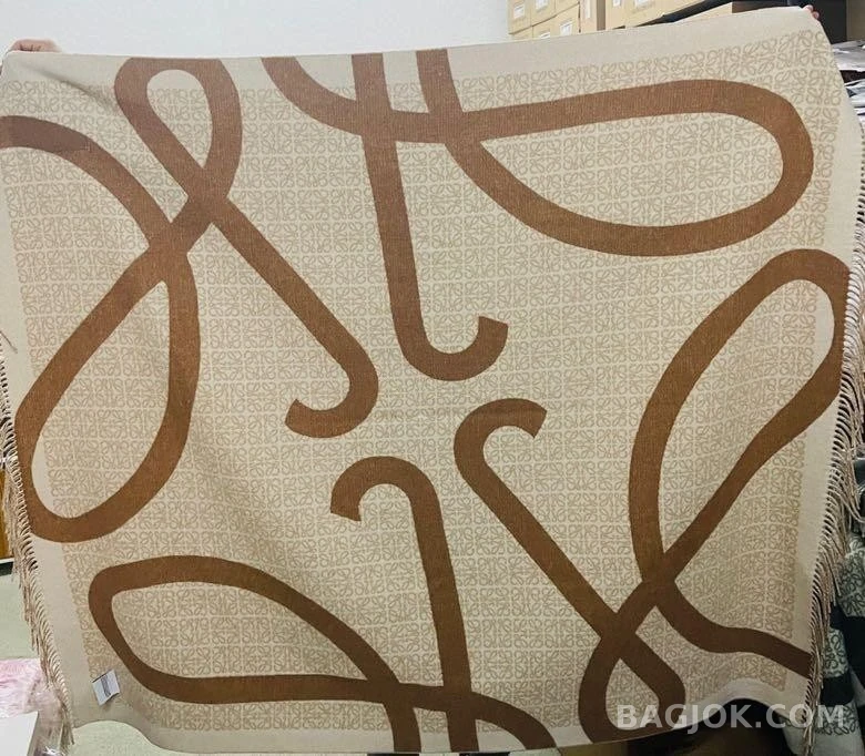 로에베 로에베 애너그램 숄 담요 상세 이미지