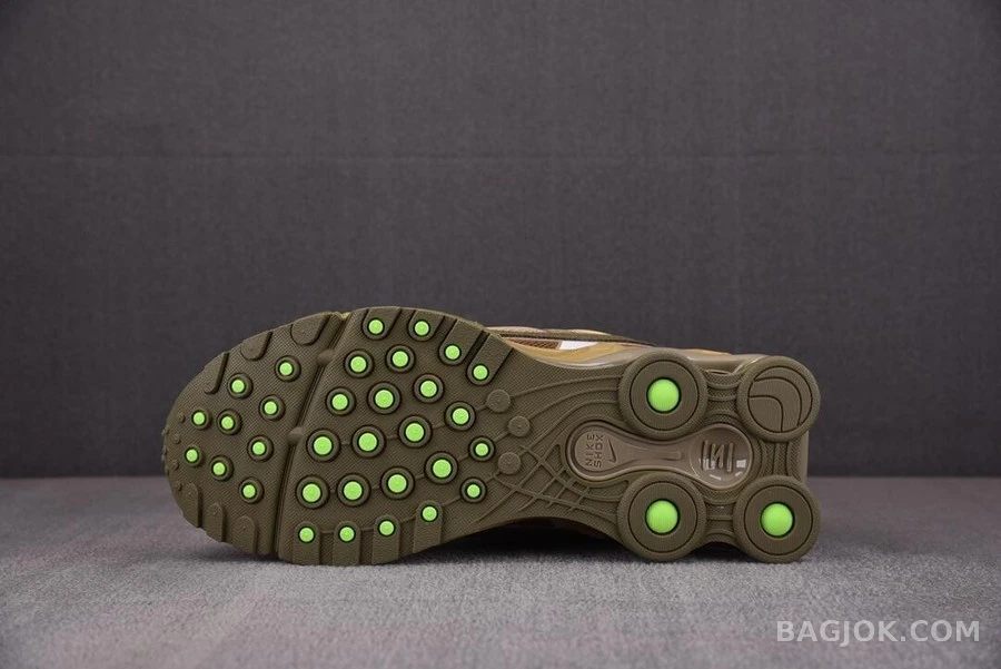 나이키 나이키 x 슈프림 샥스 라이드 2 스니커즈 상세 이미지