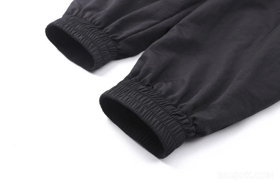 발렌시아가 발렌시아가 하이넥 자수 로고 자켓 상세 이미지