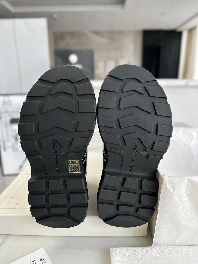 알렉산더 맥퀸 알렉산더 맥퀸 트레드 레이스업 부츠 상세 이미지