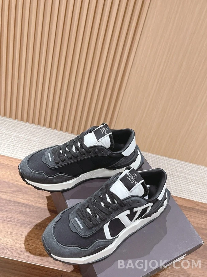 발렌티노 발렌티노 브이로고 러너 스니커즈 상세 이미지