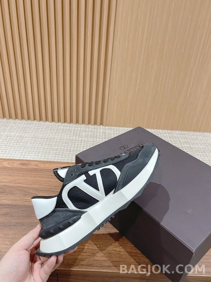 발렌티노 발렌티노 브이로고 러너 스니커즈 상세 이미지