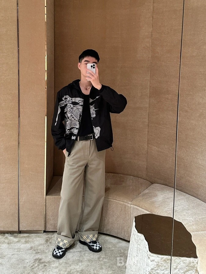 버버리 버버리 이퀘스트리안 로고 나일론 자켓 상세 이미지