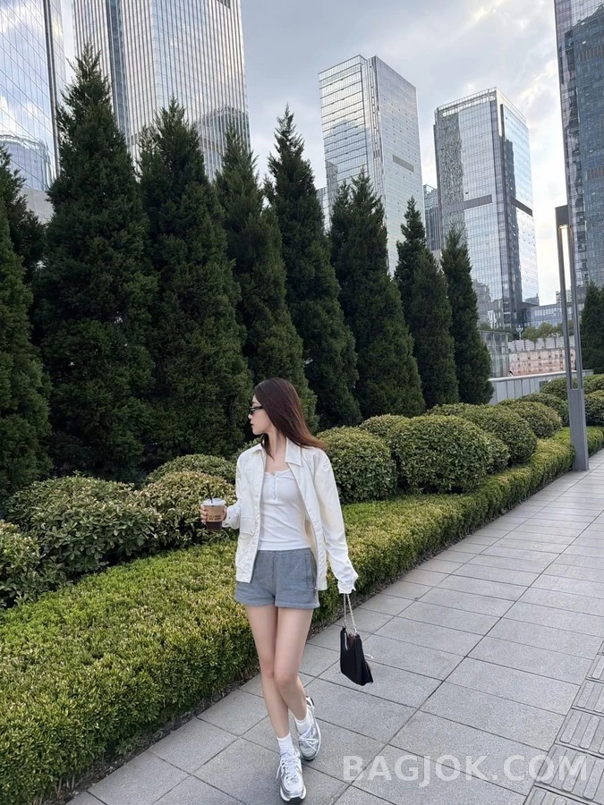 브루넬로 쿠치넬리 브루넬로 쿠치넬리 경량 집업 자켓 상세 이미지