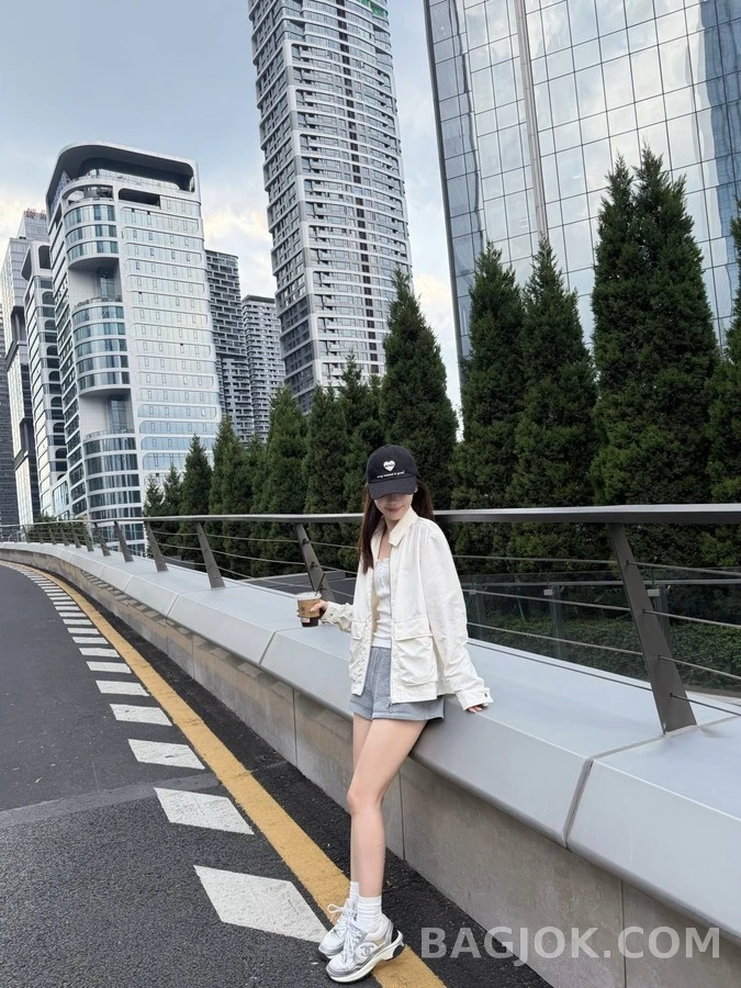 브루넬로 쿠치넬리 브루넬로 쿠치넬리 경량 집업 자켓 상세 이미지