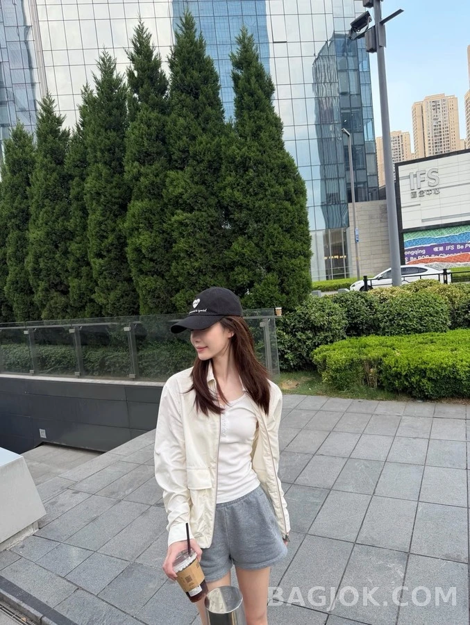 브루넬로 쿠치넬리 브루넬로 쿠치넬리 경량 집업 자켓 상세 이미지