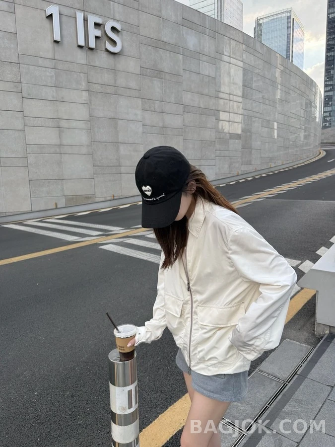 브루넬로 쿠치넬리 브루넬로 쿠치넬리 경량 집업 자켓 상세 이미지