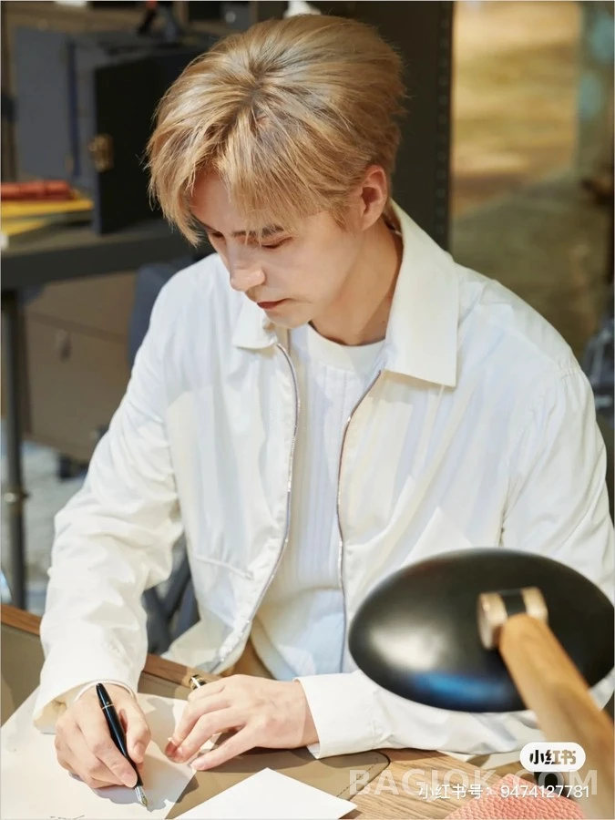 브루넬로 쿠치넬리 브루넬로 쿠치넬리 경량 집업 자켓 상세 이미지