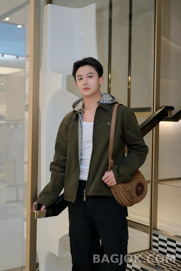 버버리 버버리 후드 로고 코튼 자켓 상세 이미지