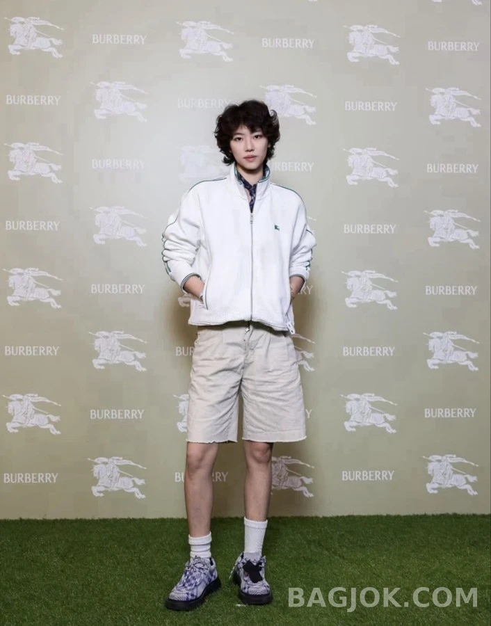 버버리 버버리 파이핑 테니스 자켓 상세 이미지