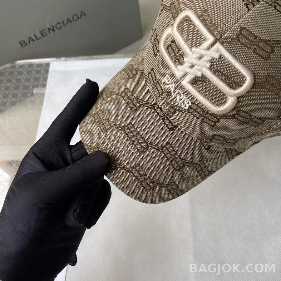 발렌시아가 발렌시아가 BB 모노그램 베이스볼 캡 상세 이미지