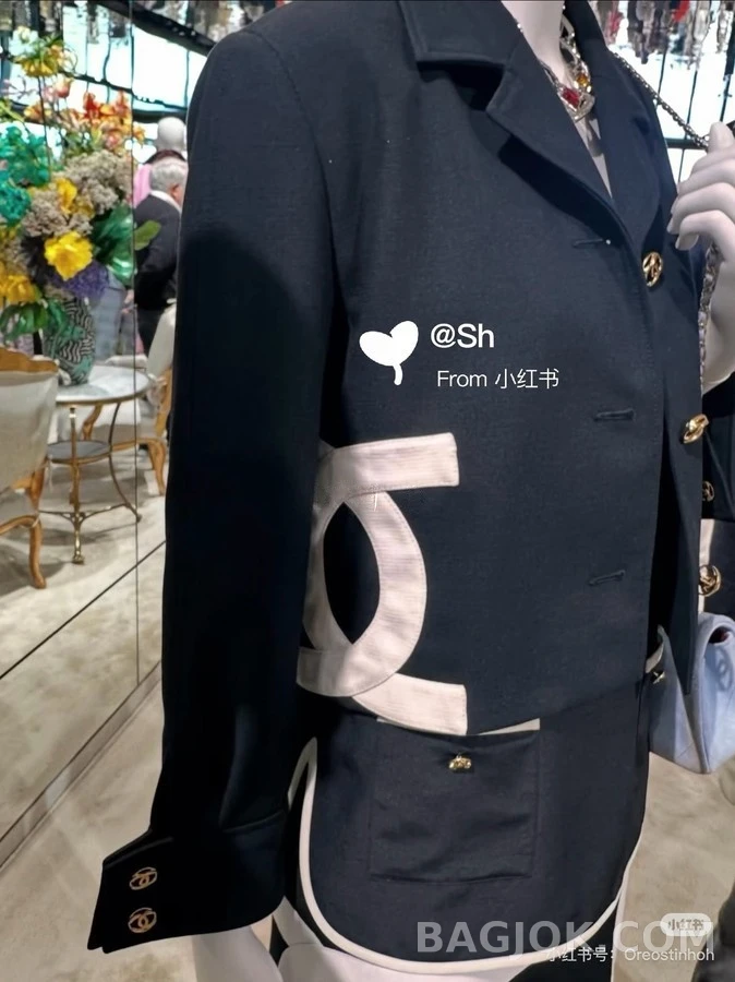 샤넬 샤넬 로고 패치 크롭 자켓 상세 이미지
