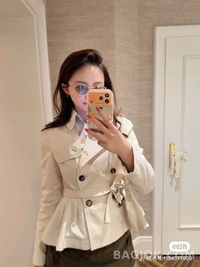 버버리 버버리 벨티드 더블 플레어 자켓 상세 이미지