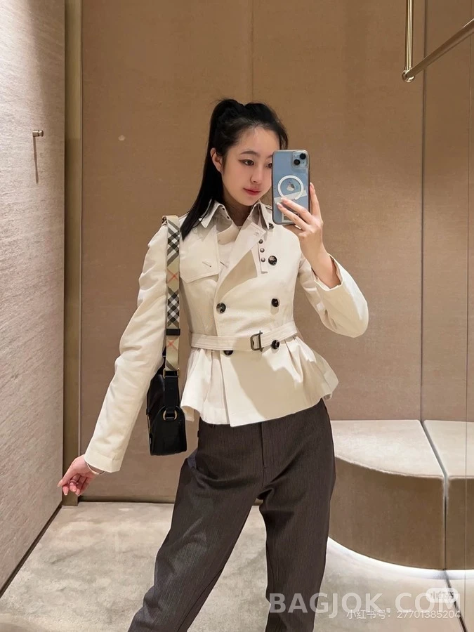 버버리 버버리 벨티드 더블 플레어 자켓 상세 이미지