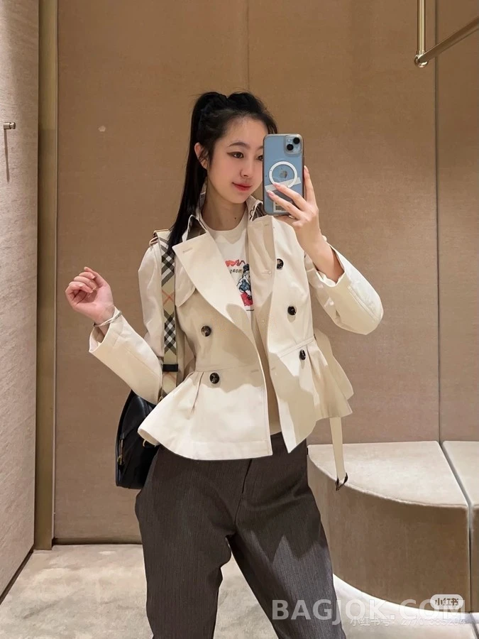 버버리 버버리 벨티드 더블 플레어 자켓 상세 이미지
