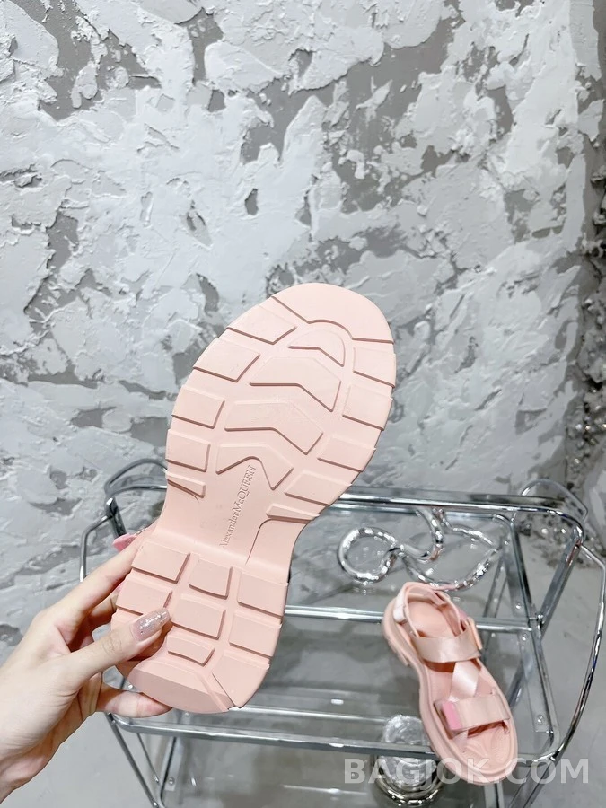 알렉산더 맥퀸 알렉산더 맥퀸 웹 스트랩 트레드 샌들 상세 이미지