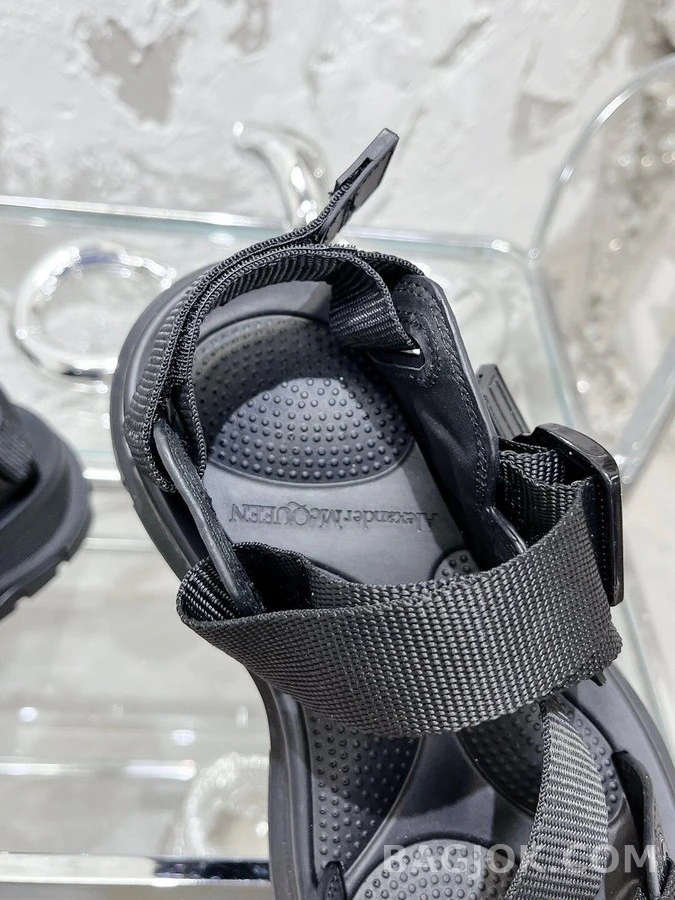 알렉산더 맥퀸 알렉산더 맥퀸 웹 스트랩 트레드 샌들 상세 이미지