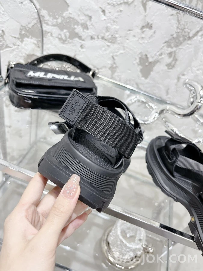 알렉산더 맥퀸 알렉산더 맥퀸 웹 스트랩 트레드 샌들 상세 이미지