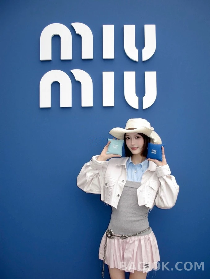 미우미우 미우미우 로고 자수 크롭 데님 자켓 상세 이미지