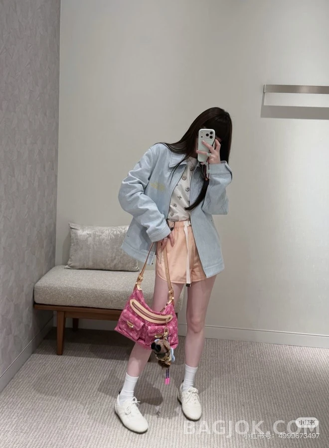 루이비통 루이비통 플라워 시그니처 자수 데님 자켓 상세 이미지